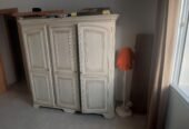 Chambre enfant 1 lit avec bureau chaise table de nuit et armoire