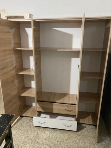 Armoire 4 portes _ 20d livraison grand Tunis