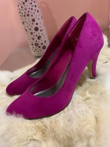 Escarpin demi talon Pointure 37