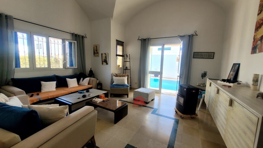 A VENDRE EN ZONE TOURISTIQUE BELLE VILLA AVEC PISCINE PRIVÉE – RÉF V623