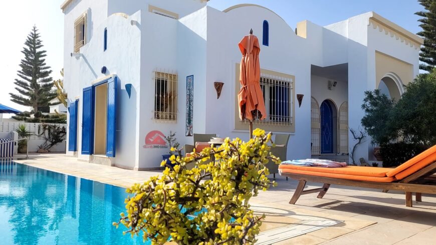 A VENDRE EN ZONE TOURISTIQUE BELLE VILLA AVEC PISCINE PRIVÉE – RÉF V623