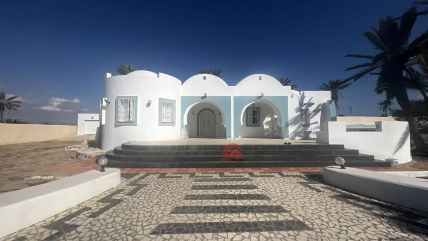 VENTE VILLA AVEC GRAND TERRAIN PROCHE ZONE TOURISTIQUE MIDOUN – RÉF V659