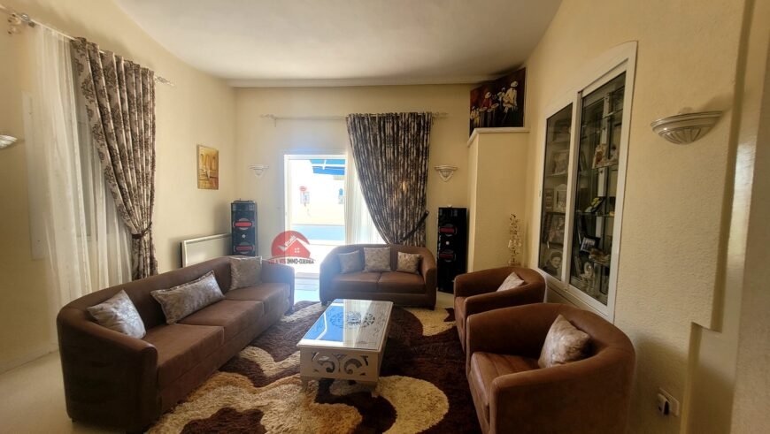GRANDE MAISON EN ZONE TOURISTIQUE DJERBA – RÉF V590