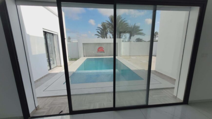 VILLA AVEC PISCINE À MEZRAYA DJERBA – RÉF V620