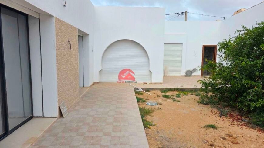 VILLA DE PLAIN-PIED À VENDRE À HOUMT SOUK DJERBA ZU – RÉF V713
