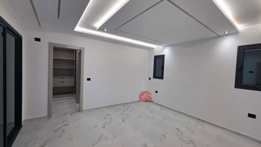 VILLA NEUVE AVEC PISCINE – TITRE BLEU – TEZDAINE DJERBA ZA – RÉF V714
