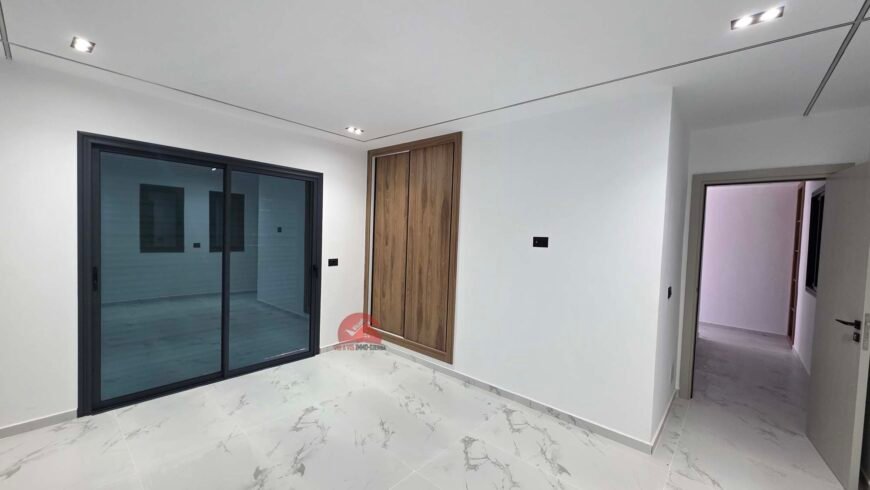 VILLA NEUVE AVEC PISCINE – TITRE BLEU – TEZDAINE DJERBA ZA – RÉF V714