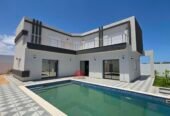 VILLA NEUVE AVEC PISCINE – TITRE BLEU – TEZDAINE DJERBA ZA – RÉF V714