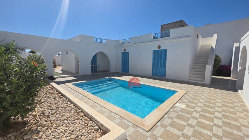 VILLA AVEC PISCINE À MIDOUN DJERBA ZU – RÉF V716