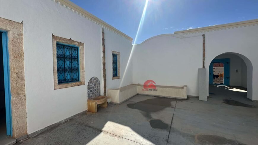 HOUCH TYPIQUE DJERBIEN À HOUMT SOUK – RÉF H698