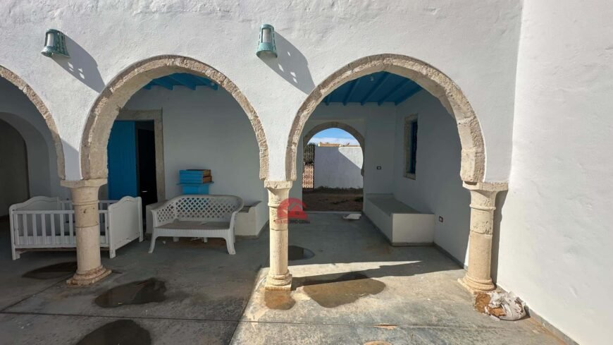 HOUCH TYPIQUE DJERBIEN À HOUMT SOUK – RÉF H698