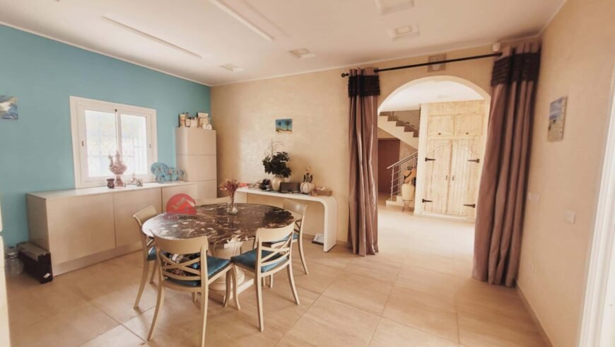 VILLA AVEC PISCINE À DJERBA AGHIR ZU – RÉF V681