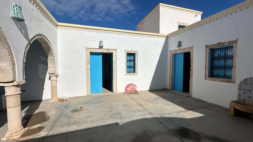 HOUCH TYPIQUE DJERBIEN À HOUMT SOUK – RÉF H698