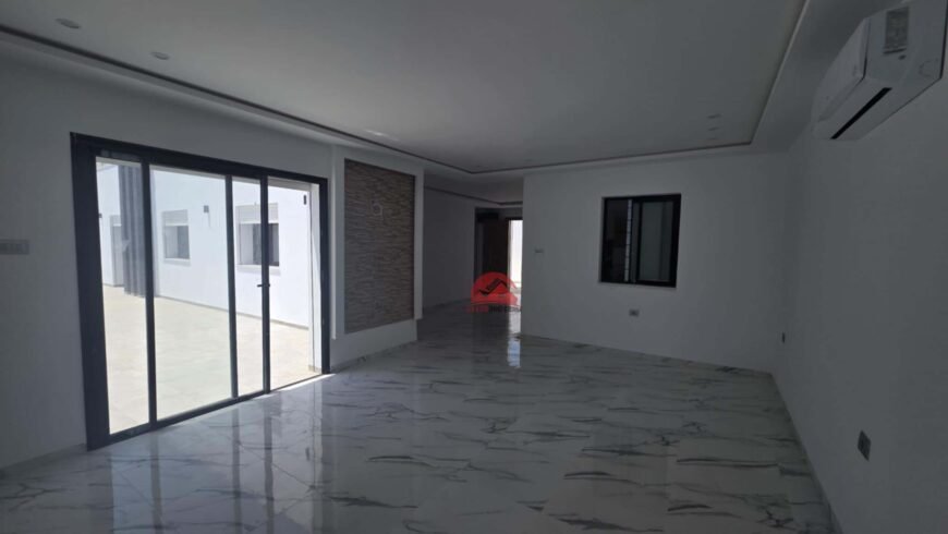 VILLA À VENDRE – TITRE BLEU – TEZDAINE DJERBA ZA- RÉF V722