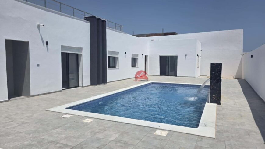 VILLA À VENDRE – TITRE BLEU – TEZDAINE DJERBA ZA- RÉF V722